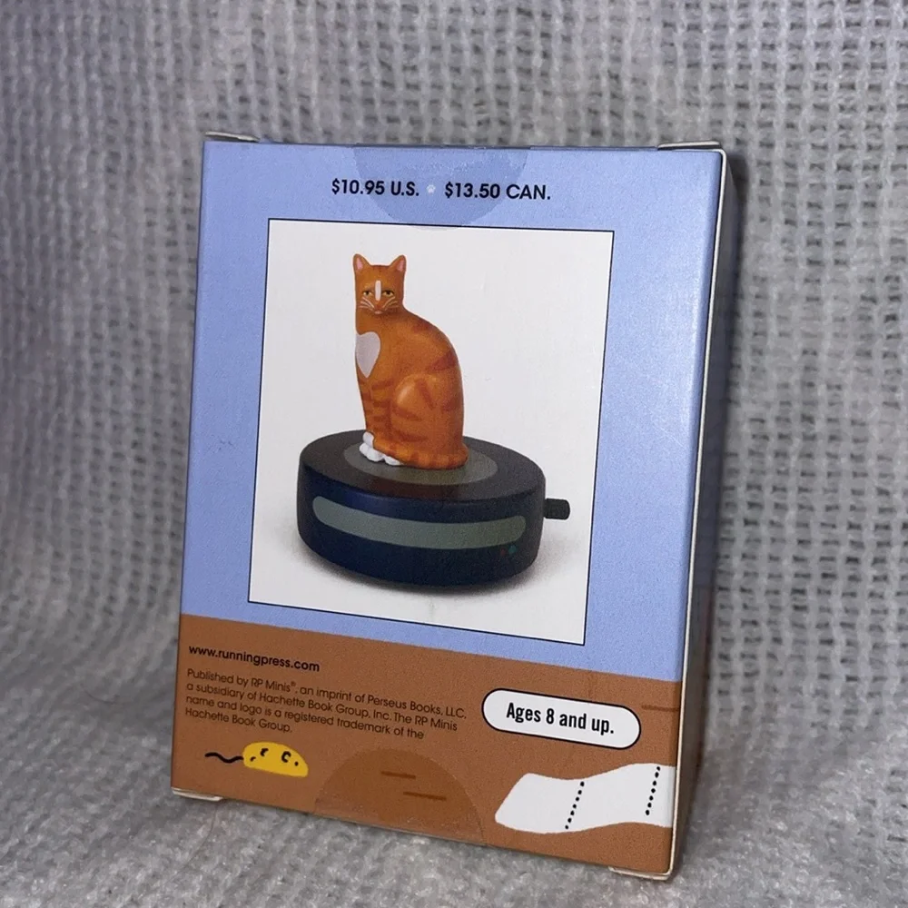 NIB Desktop Cat Vac. BUMP - SPIN - MEOW.